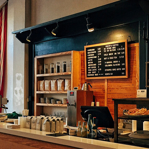 Interior de la cafetería